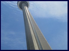 CN Tower 03  - 553m high, world's tallest tower 1976-2010